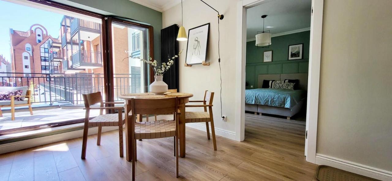 Komfortowy Apartament Przy Bramie Targowej Z Tarasem- Old Town Elblag Exterior photo